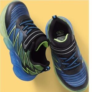 2 pairs of Toddler Boy’s size 5‎ light-up sneakers! NWT!